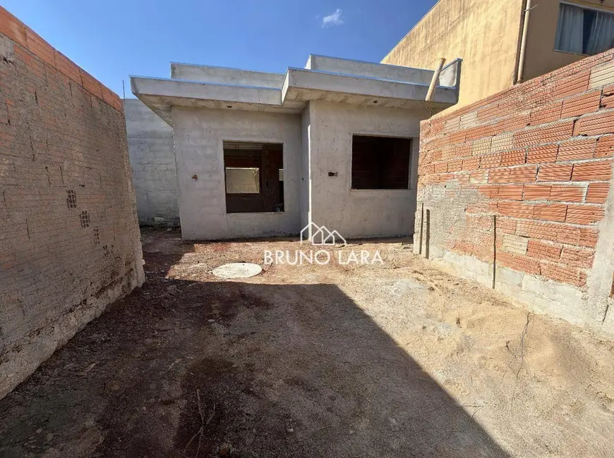 Foto 1 de Casa com 2 quartos à venda, 130m2 em Igarape - MG