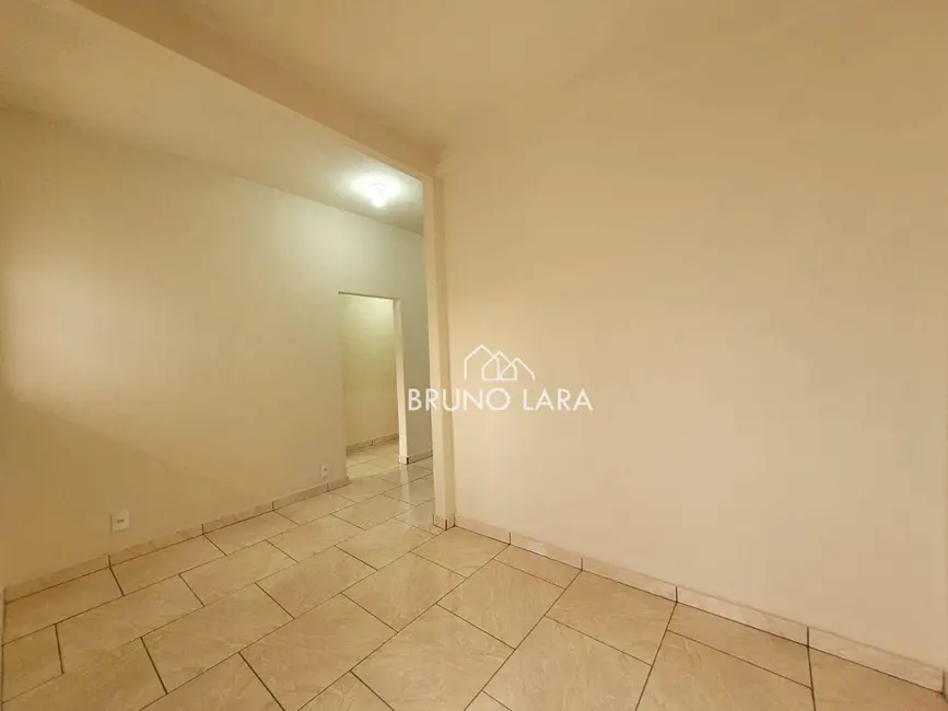 Casa com 3 quartos para alugar, 100m2 em Centro, Igarape - MG - imagem 3 Foto 3 de Casa com 3 quartos para alugar, 100m2 em Centro, Igarape - MG