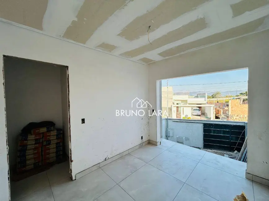 Foto 2 de Casa com 2 quartos à venda, 100m2 em Jardim Teresópolis, Betim - MG