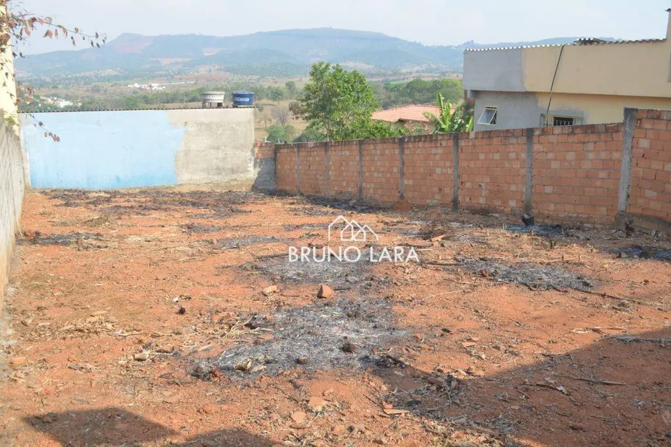 Foto 2 de Terreno / Lote à venda, 360m2 em Igarape - MG