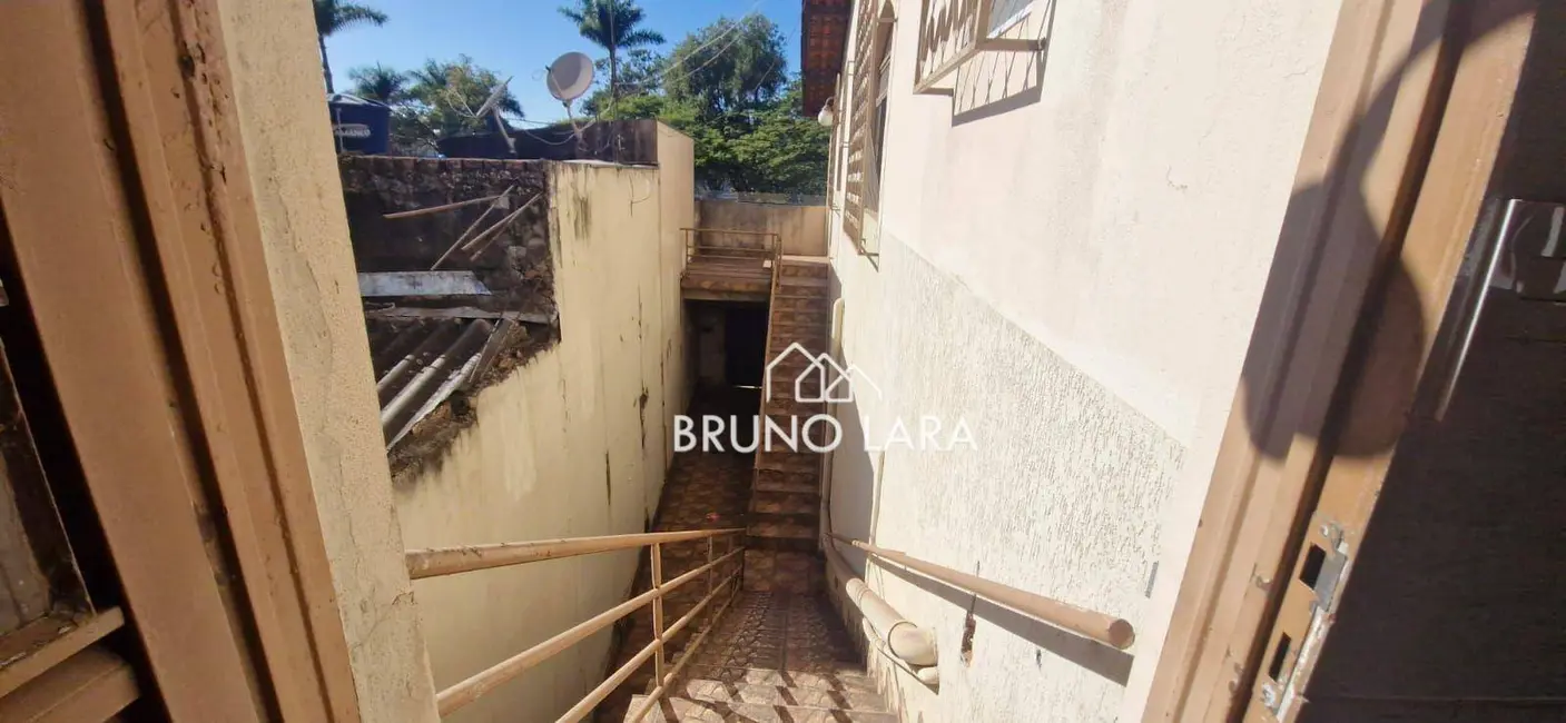 Casa com 2 quartos para alugar, 360m2 em Centro, Igarape - MG - imagem 5 Foto 5 de Casa com 2 quartos para alugar, 360m2 em Centro, Igarape - MG
