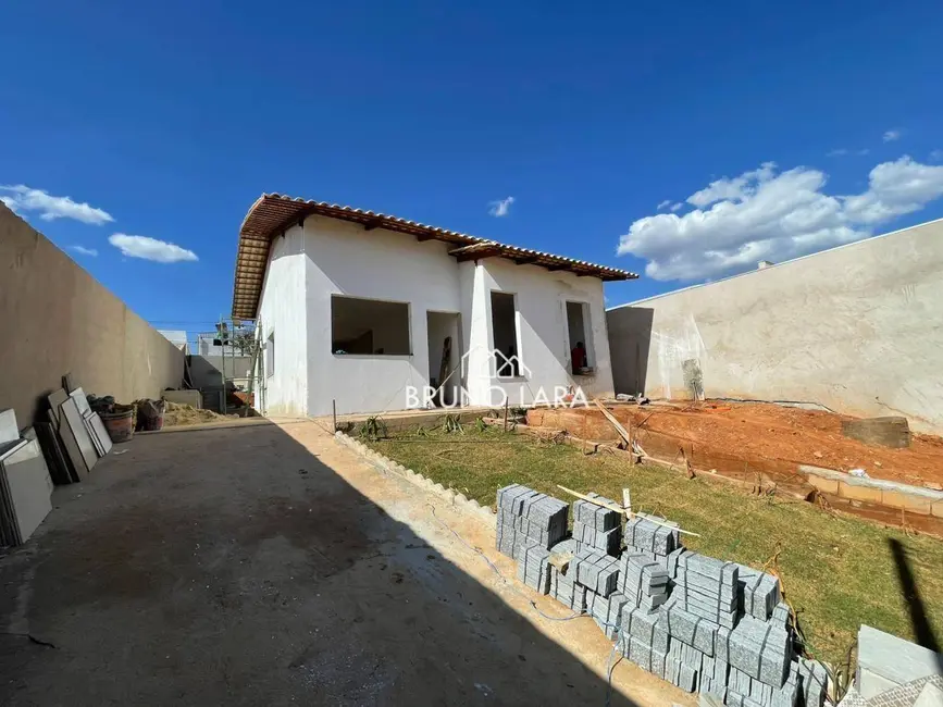 Foto 1 de Casa com 3 quartos à venda, 360m2 em Igarape - MG