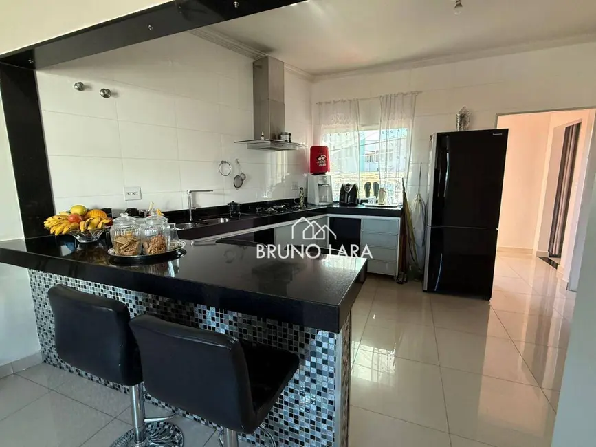 Apartamento com 3 quartos para alugar, 150m2 em Centro, Igarape - MG - imagem 2 Foto 2 de Apartamento com 3 quartos para alugar, 150m2 em Centro, Igarape - MG