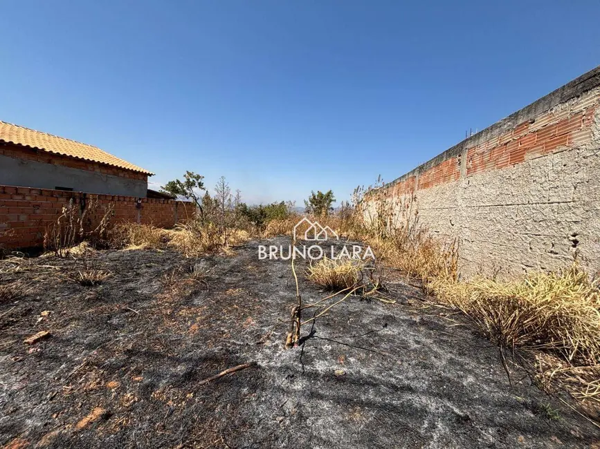 Foto 2 de Terreno / Lote à venda, 360m2 em Igarape - MG