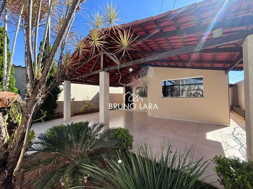 Foto 2 de Casa com 4 quartos à venda, 300m2 em Igarape - MG