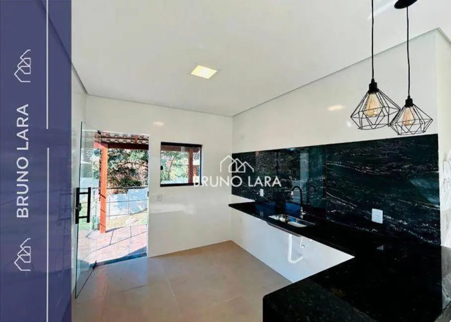 Foto 1 de Casa com 2 quartos à venda, 180m2 em Sao Joaquim De Bicas - MG