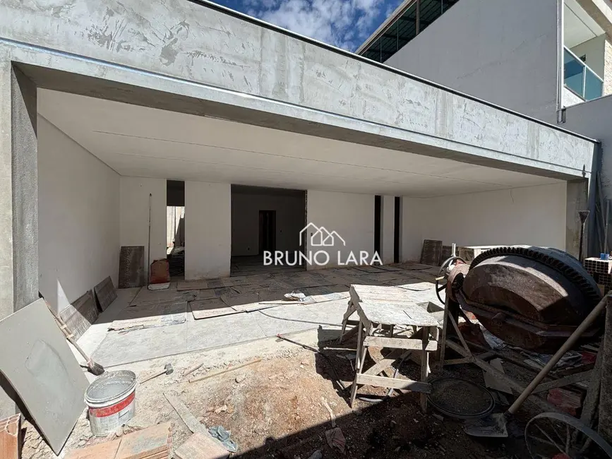 Foto 2 de Casa com 3 quartos à venda, 200m2 em Monte Verde, Betim - MG