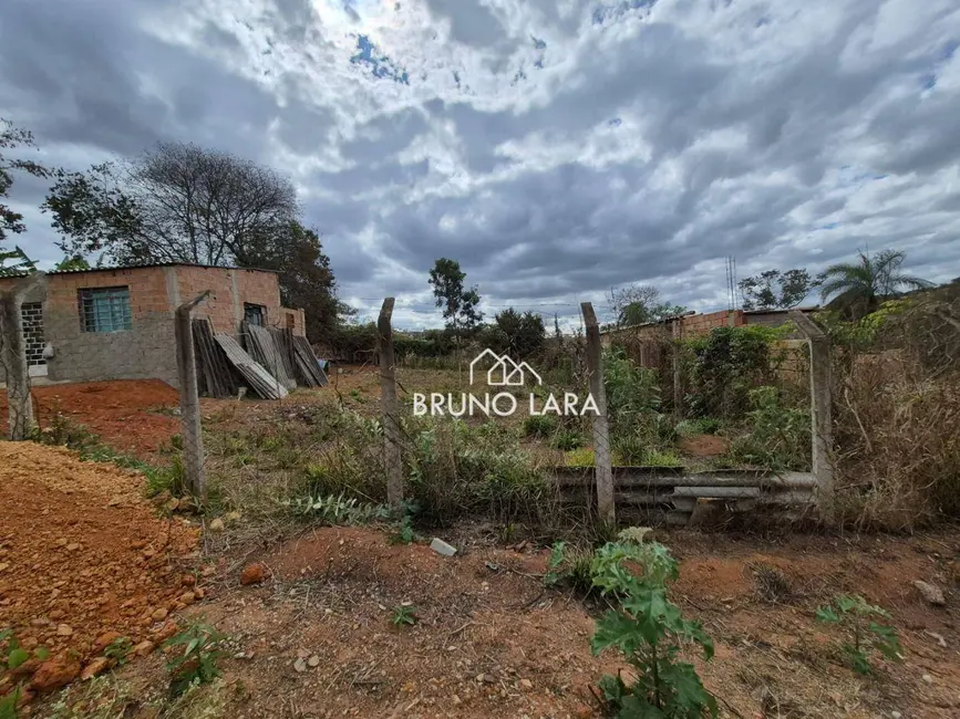 Foto 2 de Terreno / Lote à venda, 360m2 em Igarape - MG