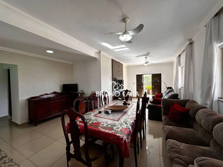 Foto 8 de Casa de Condomínio com 4 quartos à venda, 2000m2 em Igarape - MG