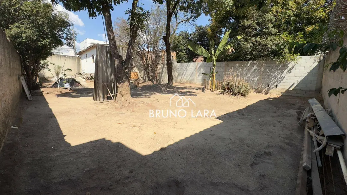 Foto 2 de Casa com 2 quartos à venda, 360m2 em Espírito Santo, Betim - MG