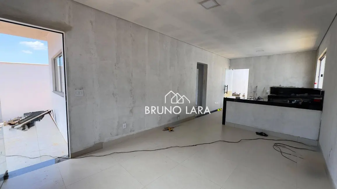 Foto 2 de Casa com 3 quartos à venda, 360m2 em Igarape - MG