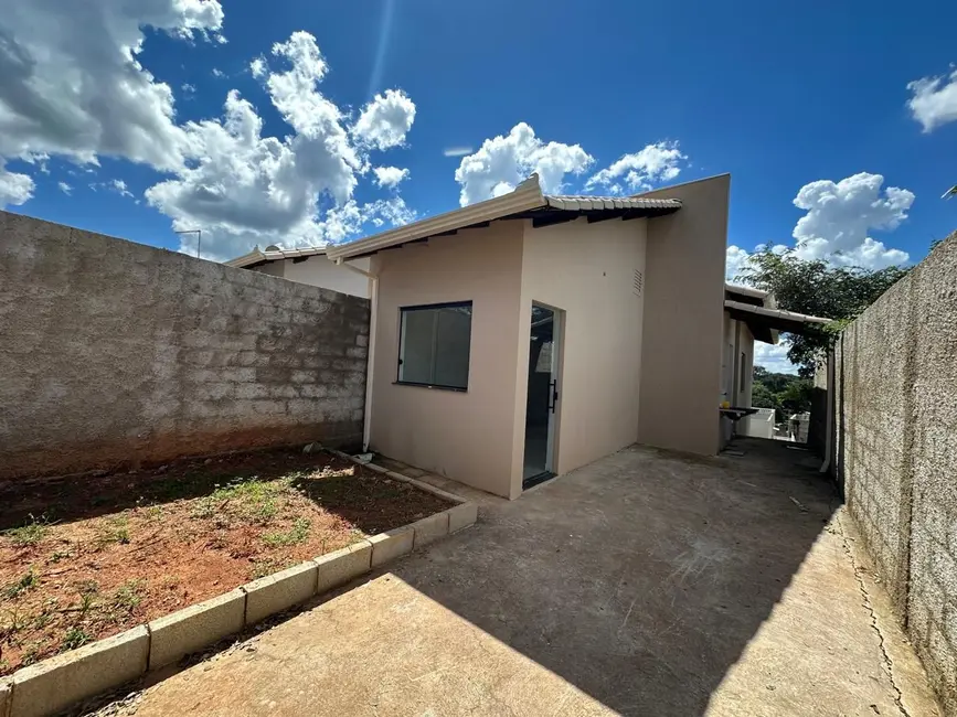 Foto 1 de Casa com 2 quartos à venda, 180m2 em Sao Joaquim De Bicas - MG