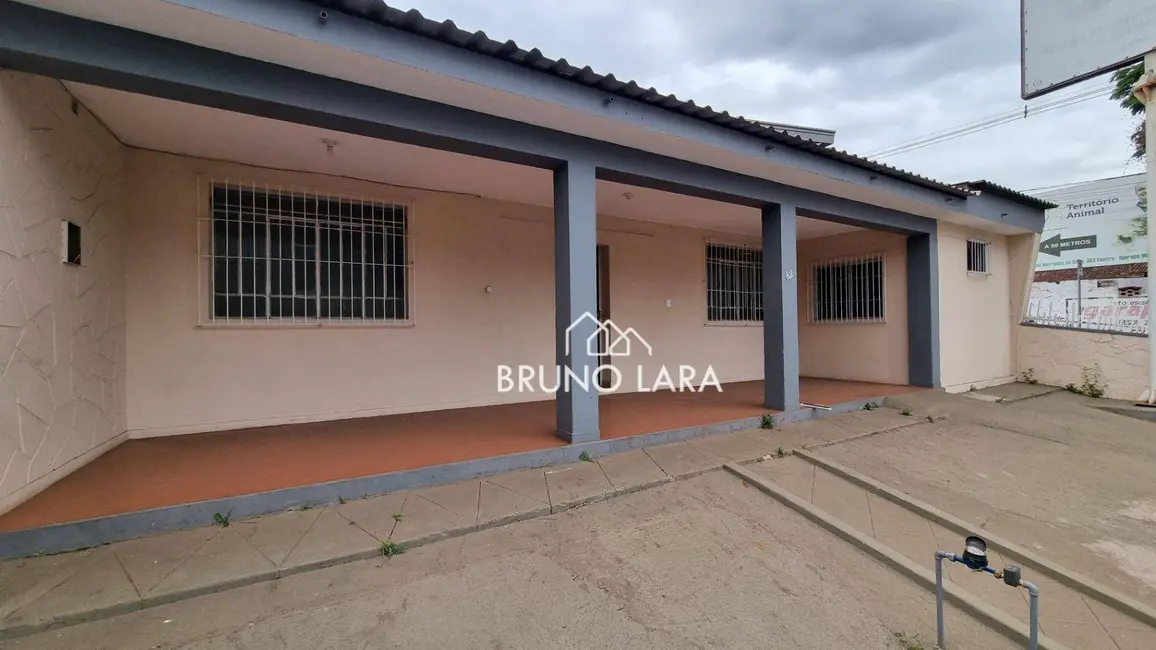 Casa com 5 quartos para alugar, 360m2 em Centro, Igarape - MG - imagem 1 Foto 1 de Casa com 5 quartos para alugar, 360m2 em Centro, Igarape - MG
