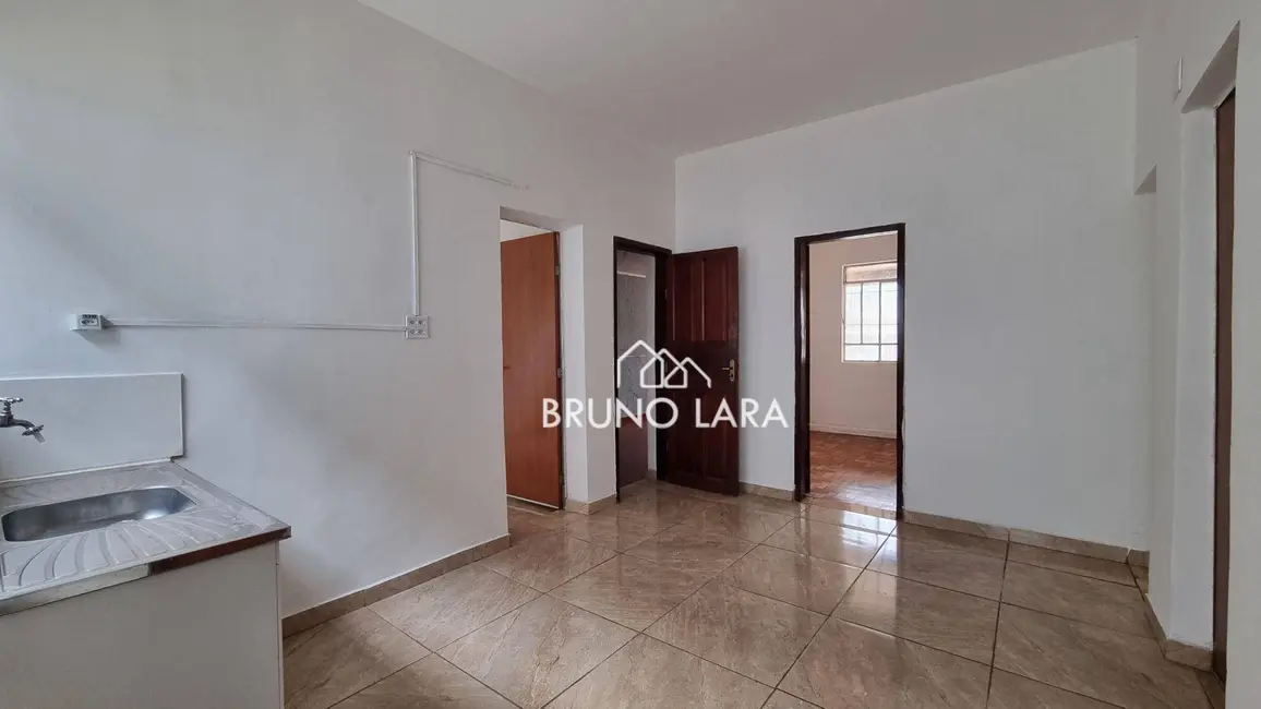 Casa com 5 quartos para alugar, 360m2 em Centro, Igarape - MG - imagem 9 Foto 9 de Casa com 5 quartos para alugar, 360m2 em Centro, Igarape - MG