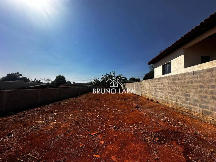 Foto 2 de Terreno / Lote à venda, 360m2 em Igarape - MG