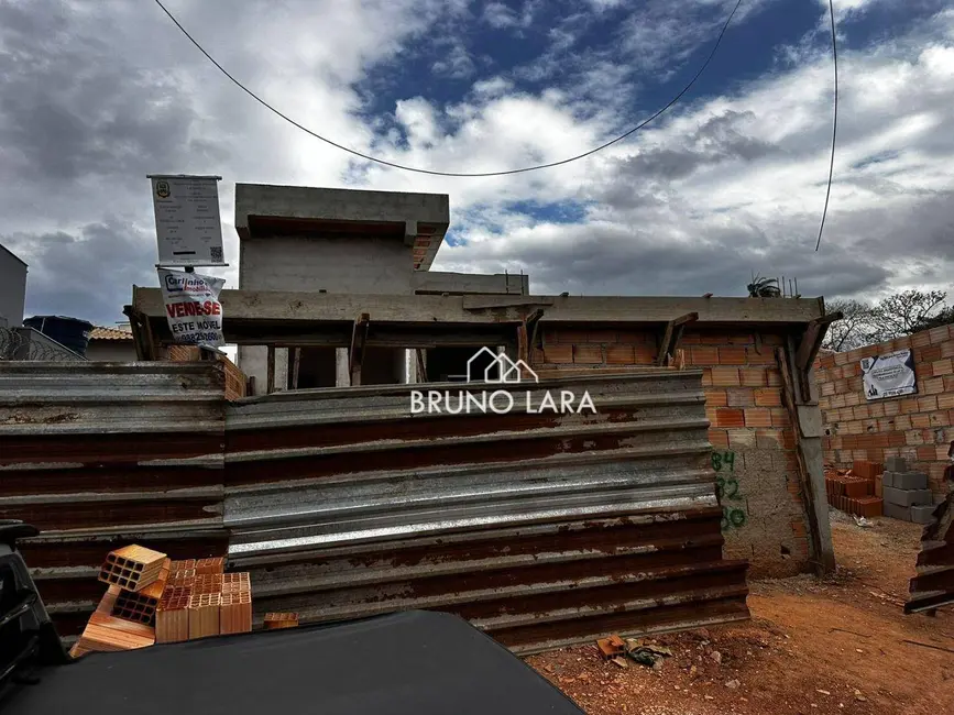 Foto 2 de Casa com 2 quartos à venda, 118m2 em Sao Joaquim De Bicas - MG