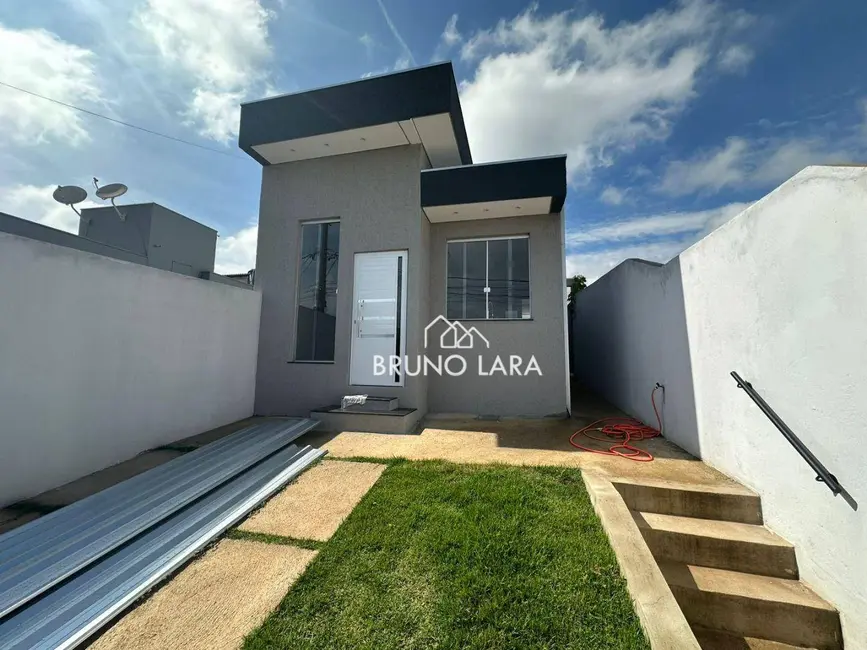 Foto 2 de Casa com 2 quartos à venda, 118m2 em Sao Joaquim De Bicas - MG