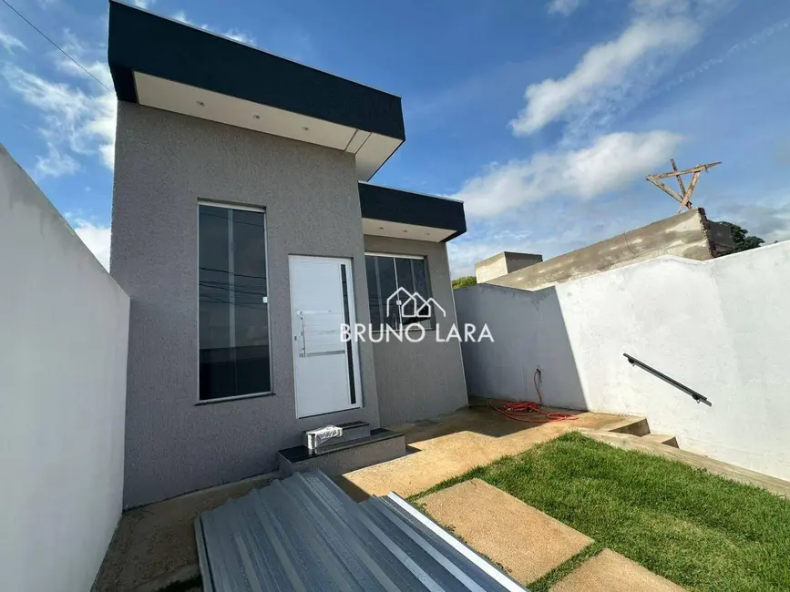 Foto 1 de Casa com 2 quartos à venda, 118m2 em Sao Joaquim De Bicas - MG