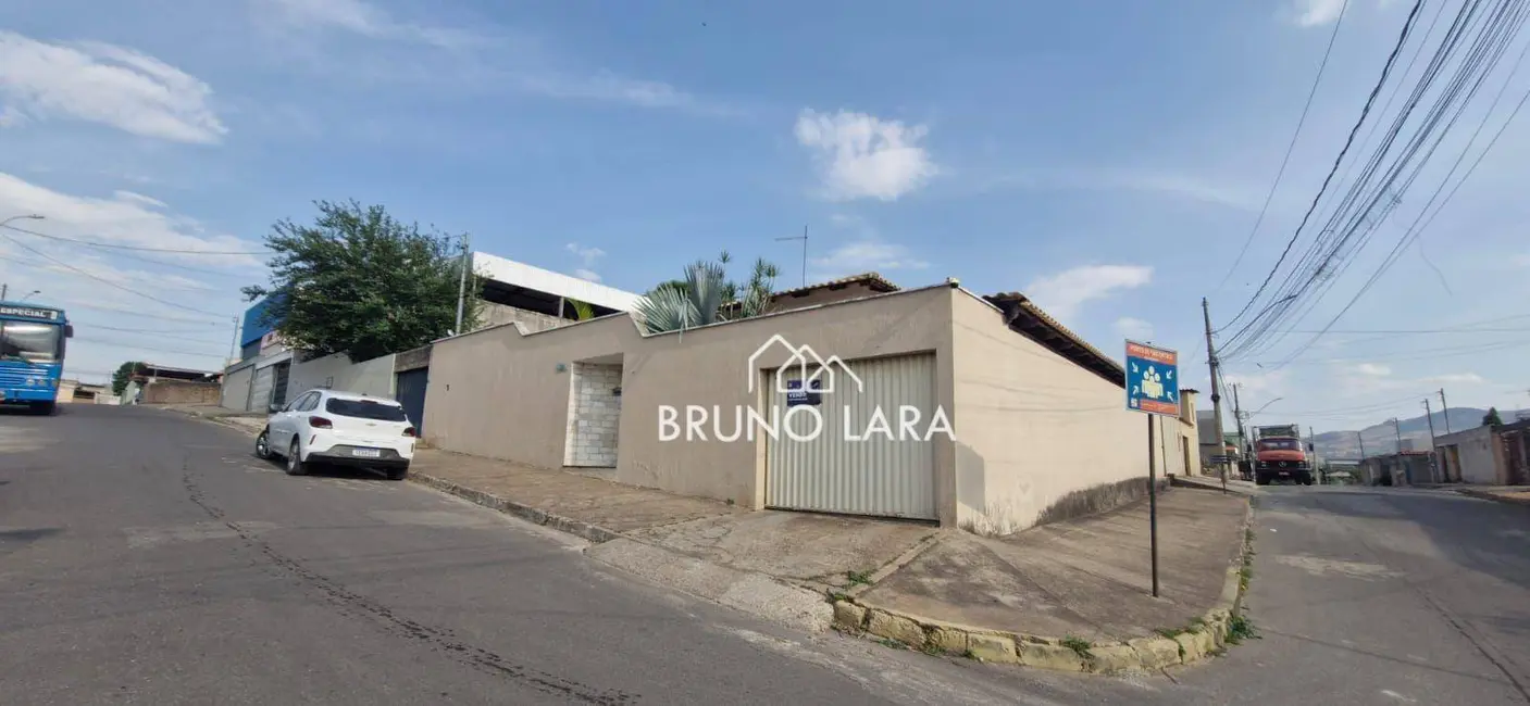 Foto 2 de Casa com 3 quartos à venda, 360m2 em Sao Joaquim De Bicas - MG