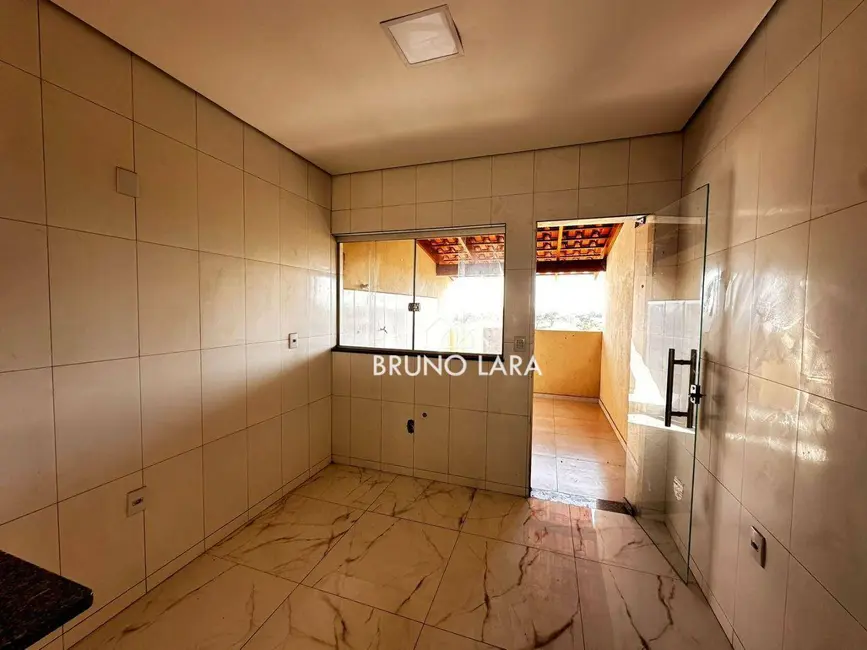 Foto 2 de Casa com 3 quartos à venda, 360m2 em Sao Joaquim De Bicas - MG