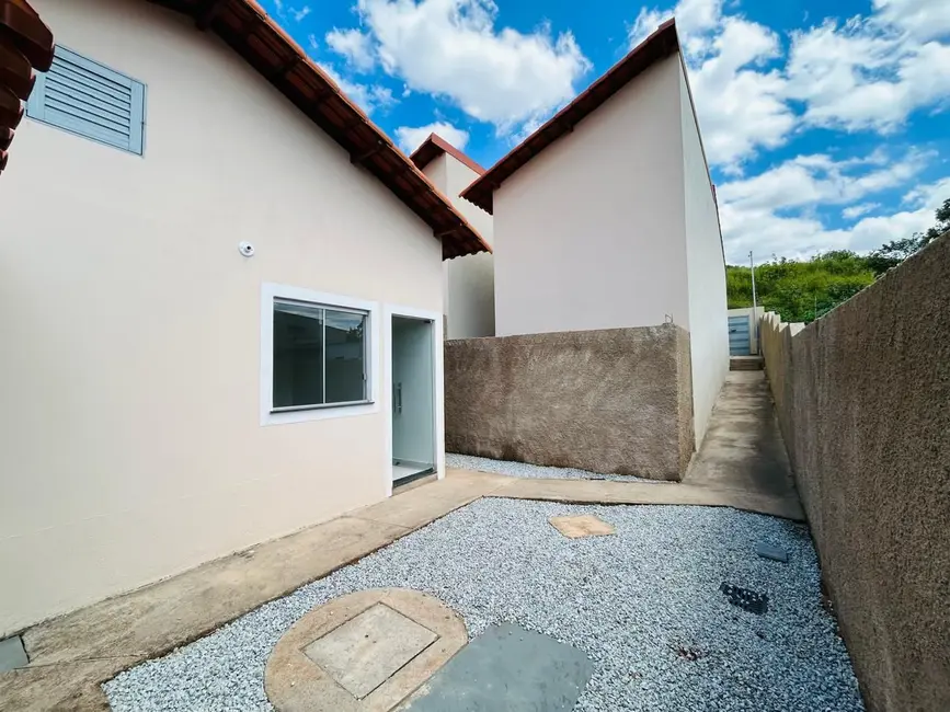 Casa com 2 quartos à venda, 120m2 em Sao Joaquim De Bicas - MG - imagem 2 Foto 2 de Casa com 2 quartos à venda, 120m2 em Sao Joaquim De Bicas - MG
