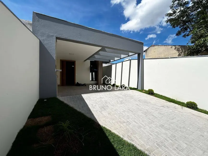 Casa com 3 quartos à venda, 180m2 em Residencial Lagoa, Betim - MG - imagem 2 Foto 2 de Casa com 3 quartos à venda, 180m2 em Residencial Lagoa, Betim - MG