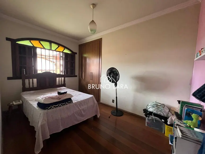 Foto 5 de Casa com 4 quartos para alugar, 720m2 em São Jorge, Betim - MG