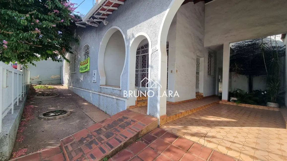 Foto 2 de Casa com 5 quartos para alugar, 360m2 em Centro, Igarape - MG