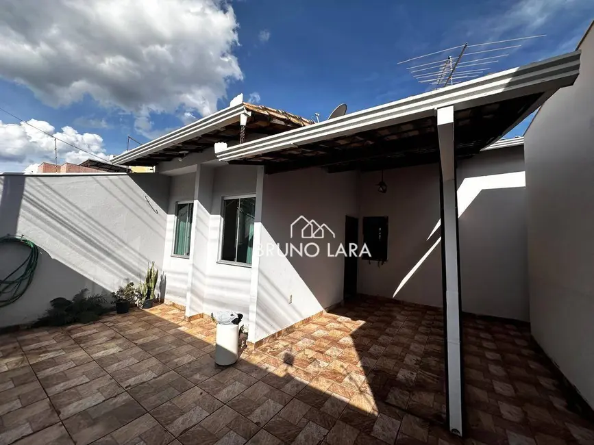 Foto 2 de Casa com 2 quartos à venda, 180m2 em Senhora das Graças, Betim - MG