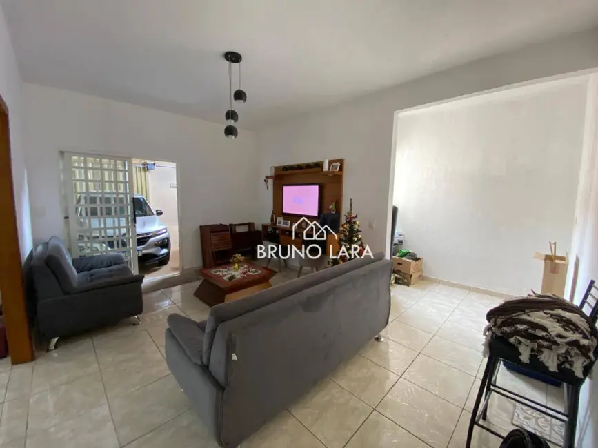 Foto 2 de Casa com 4 quartos para alugar, 200m2 em Cidade Verde, Betim - MG