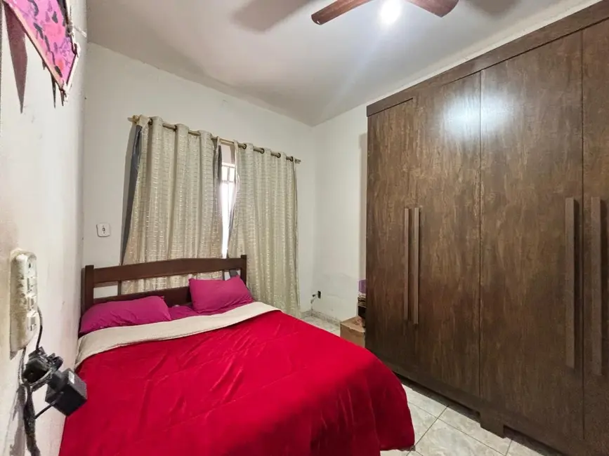 Casa com 2 quartos à venda, 218m2 em Centro, Igarape - MG - imagem 6 Foto 6 de Casa com 2 quartos à venda, 218m2 em Centro, Igarape - MG