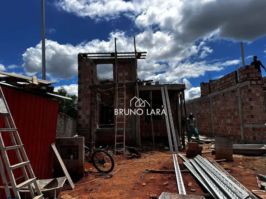 Foto 2 de Casa com 2 quartos à venda, 180m2 em Sao Joaquim De Bicas - MG