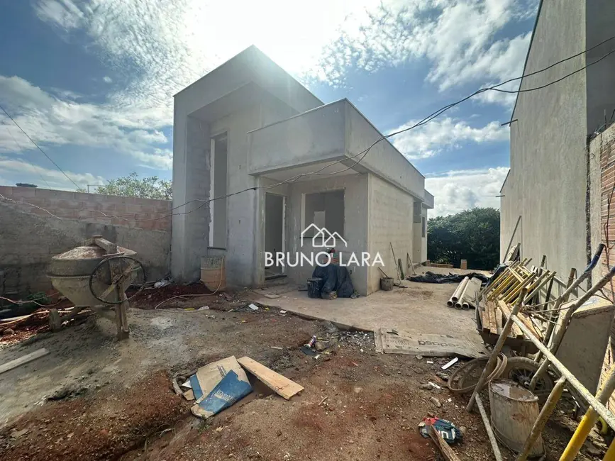 Casa com 2 quartos à venda, 180m2 em Sao Joaquim De Bicas - MG - imagem 2 Foto 2 de Casa com 2 quartos à venda, 180m2 em Sao Joaquim De Bicas - MG