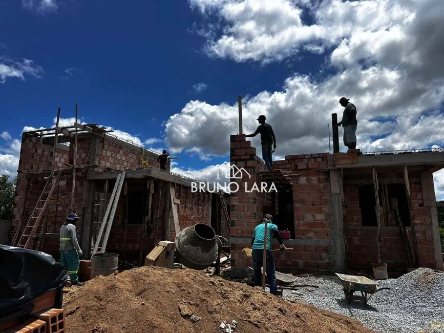 Foto 2 de Casa com 2 quartos à venda, 180m2 em Sao Joaquim De Bicas - MG