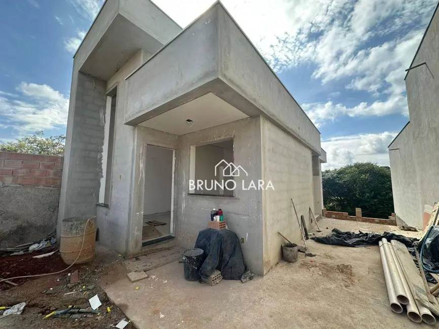 Foto 2 de Casa com 2 quartos à venda, 180m2 em Sao Joaquim De Bicas - MG