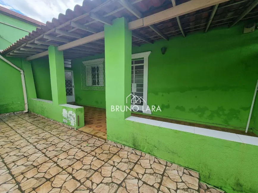 Foto 2 de Casa com 3 quartos para alugar, 180m2 em Centro, Igarape - MG