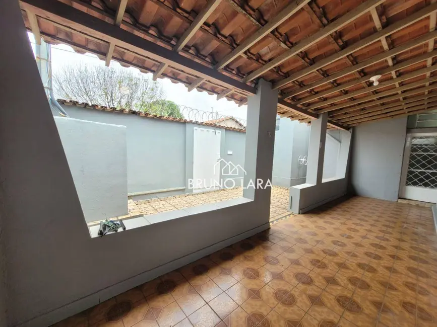 Casa com 3 quartos para alugar, 180m2 em Centro, Igarape - MG - imagem 3 Foto 3 de Casa com 3 quartos para alugar, 180m2 em Centro, Igarape - MG