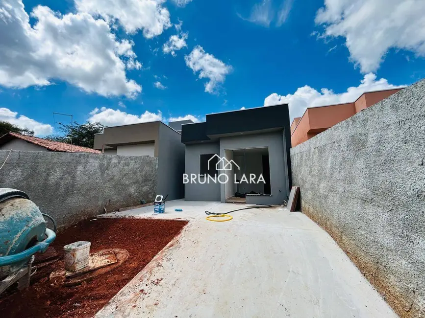 Foto 1 de Casa com 3 quartos à venda, 180m2 em Igarape - MG