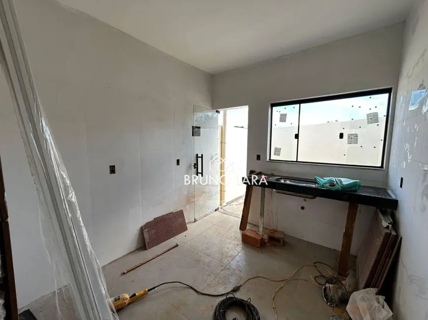 Foto 4 de Casa com 2 quartos à venda, 120m2 em Sao Joaquim De Bicas - MG