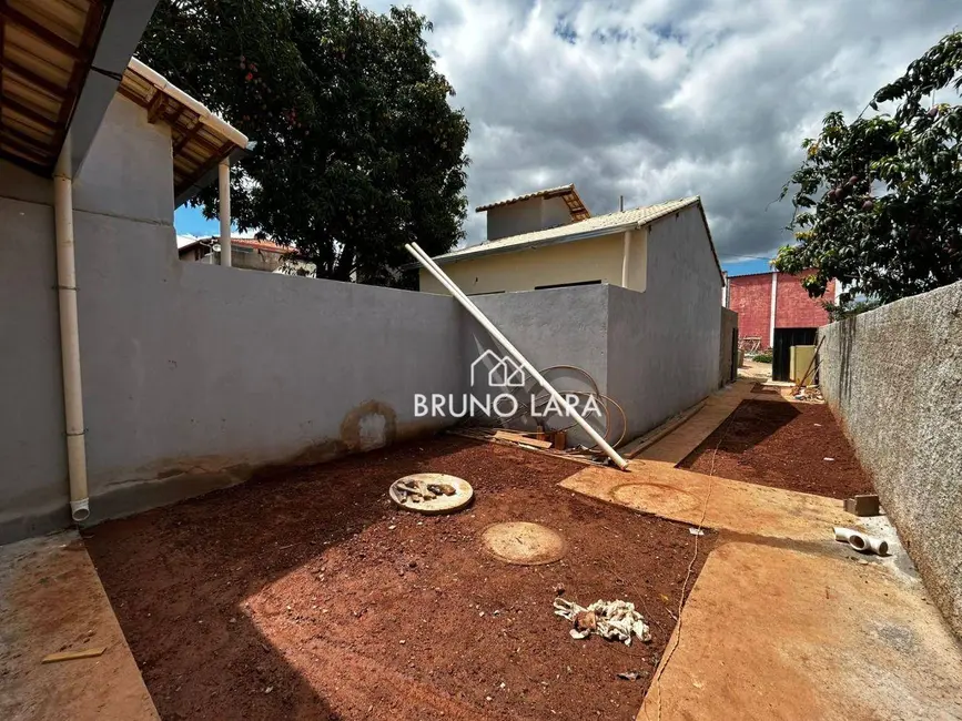 Foto 2 de Casa com 2 quartos à venda, 120m2 em Sao Joaquim De Bicas - MG