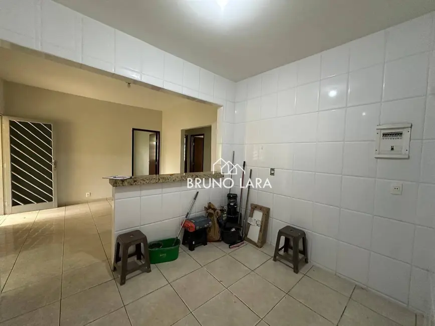 Casa com 3 quartos à venda, 220m2 em Jardim Petrópolis, Betim - MG - imagem 5 Foto 5 de Casa com 3 quartos à venda, 220m2 em Jardim Petrópolis, Betim - MG