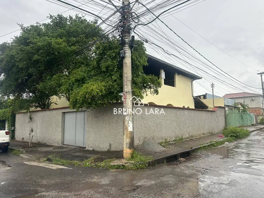 Casa com 3 quartos à venda, 220m2 em Jardim Petrópolis, Betim - MG - imagem 2 Foto 2 de Casa com 3 quartos à venda, 220m2 em Jardim Petrópolis, Betim - MG