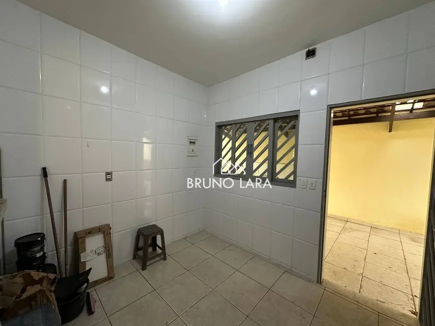 Casa com 3 quartos à venda, 220m2 em Jardim Petrópolis, Betim - MG - imagem 6 Foto 6 de Casa com 3 quartos à venda, 220m2 em Jardim Petrópolis, Betim - MG