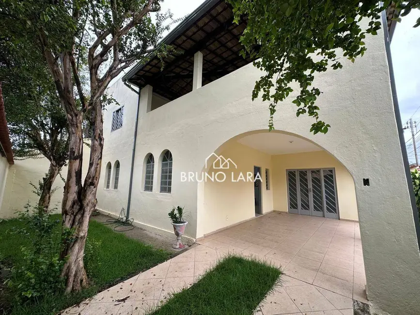 Casa com 3 quartos à venda, 220m2 em Jardim Petrópolis, Betim - MG - imagem 1 Foto 1 de Casa com 3 quartos à venda, 220m2 em Jardim Petrópolis, Betim - MG