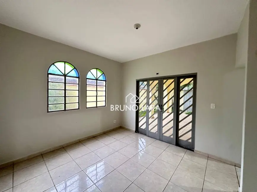 Casa com 3 quartos à venda, 220m2 em Jardim Petrópolis, Betim - MG - imagem 4 Foto 4 de Casa com 3 quartos à venda, 220m2 em Jardim Petrópolis, Betim - MG