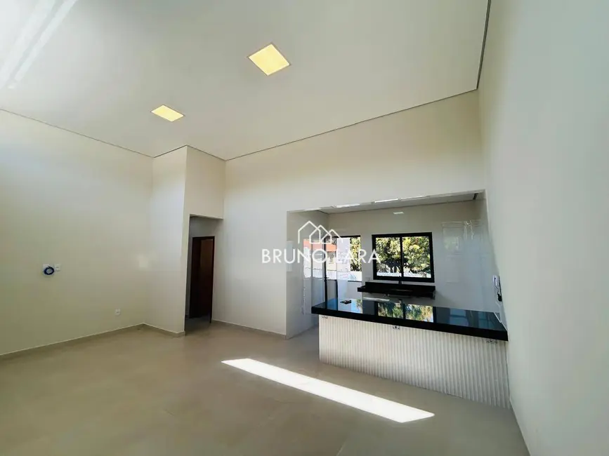 Casa com 3 quartos à venda, 360m2 em Igarape - MG - imagem 3 Foto 3 de Casa com 3 quartos à venda, 360m2 em Igarape - MG
