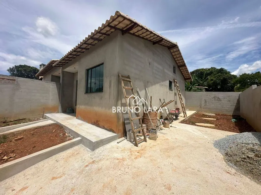 Foto 2 de Casa com 2 quartos à venda, 180m2 em Sao Joaquim De Bicas - MG
