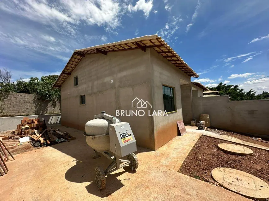 Foto 1 de Casa com 2 quartos à venda, 180m2 em Sao Joaquim De Bicas - MG