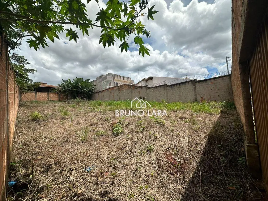 Foto 2 de Terreno / Lote à venda, 360m2 em Igarape - MG