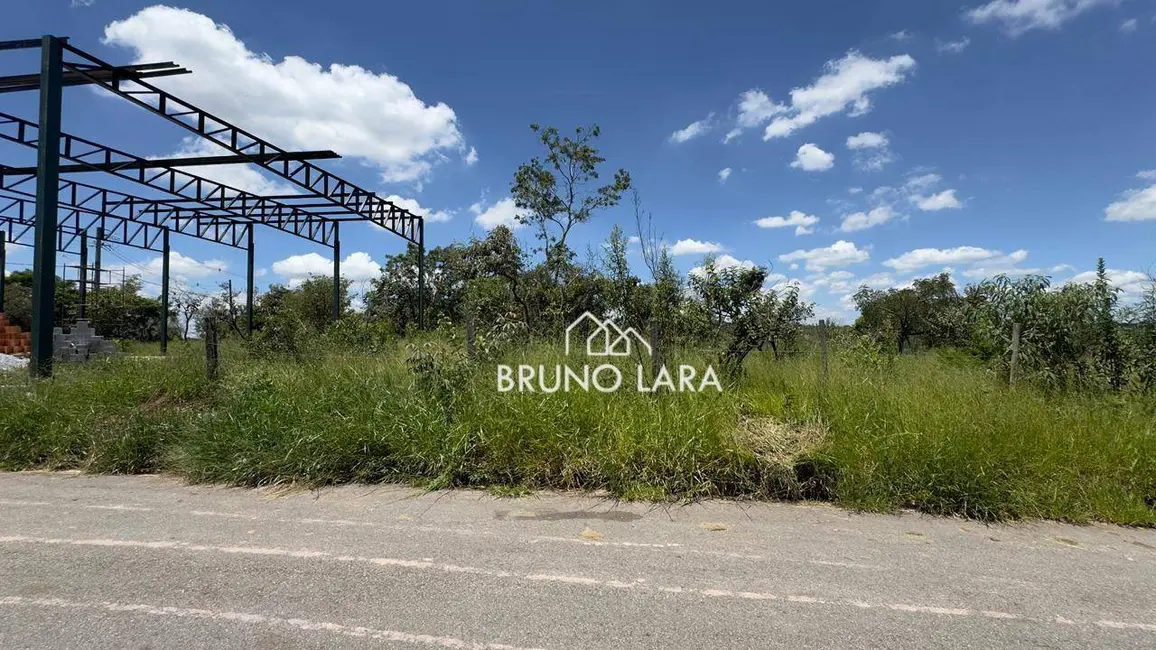 Foto 1 de Terreno / Lote à venda, 360m2 em Igarape - MG